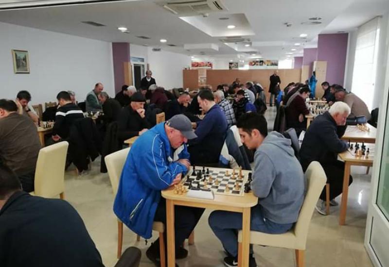 U Mostaru održan Novogodišnji turnir u šahu - Mostar: Rešad Tutić pobjednik Novogodišnjeg turnira u šahu