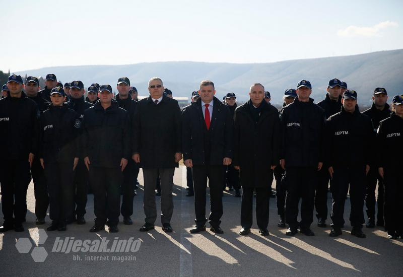  IX. generacija kadeta koja je u Agenciji pohađala temeljnu policijsku obuku  - Mostar: U čin 