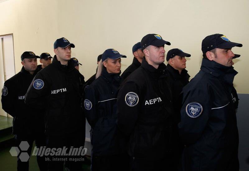 15 kadeta SIPA-e nakon završene obuke stekla čin  - Mostar: U čin 