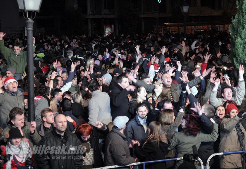 Doček Nove 2008. godine u Mostaru - FOTO | Kako je Mostar dočekao Novu godinu prije više od 10 godina