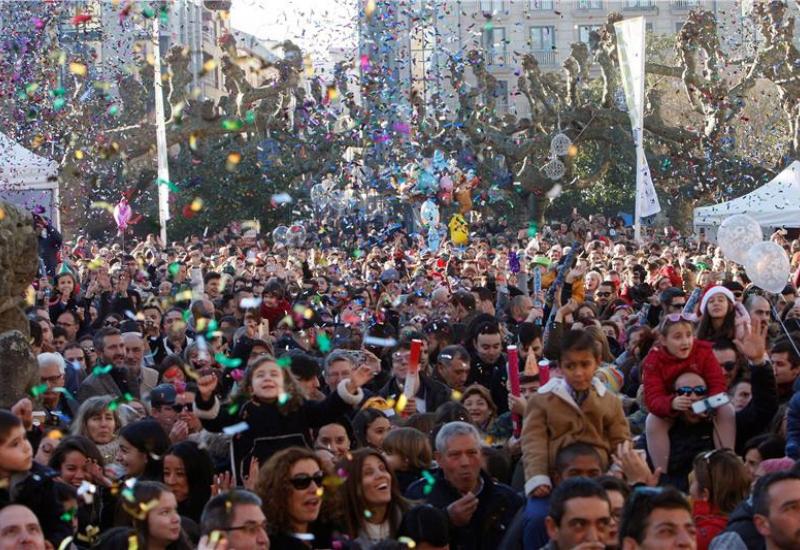 Tradicija započeta 2004. - Stanovnici španjolskog sela ušli u Novu godinu već u podne