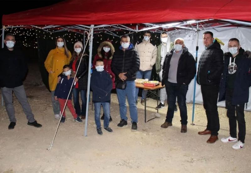 Mostar: Građani dočekali Novu godinu na deponiji - Mostar: Građani dočekali Novu godinu na deponiji