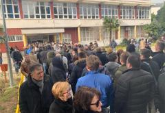 ''Zakrčenje'' u Mostaru: Birači blokirali prilaz biralištima