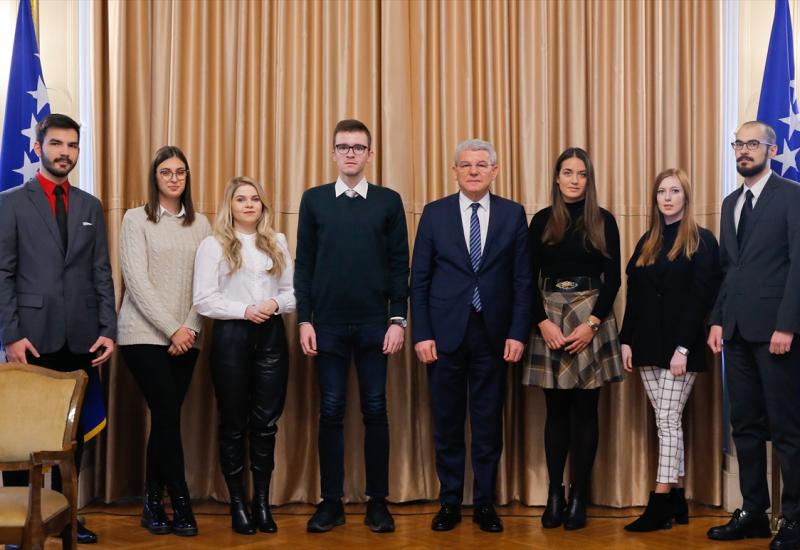 Sedam najboljih studenata na prijemu kod bh. predsjednika