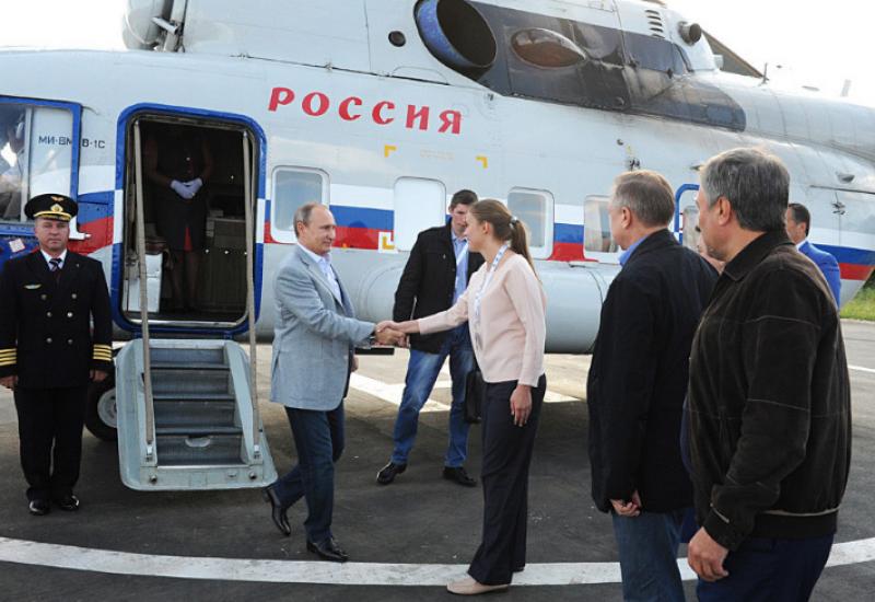Po gradu predsjednik leti samo ruskim helikopterima Mi-8 - Čega sve nema u Putinovoj garaži?