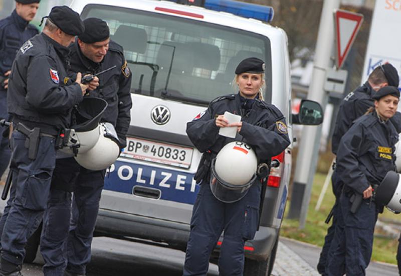 Stravičan zločin u Austriji: Majka nazvala policiju i priznala da je ubila troje djece