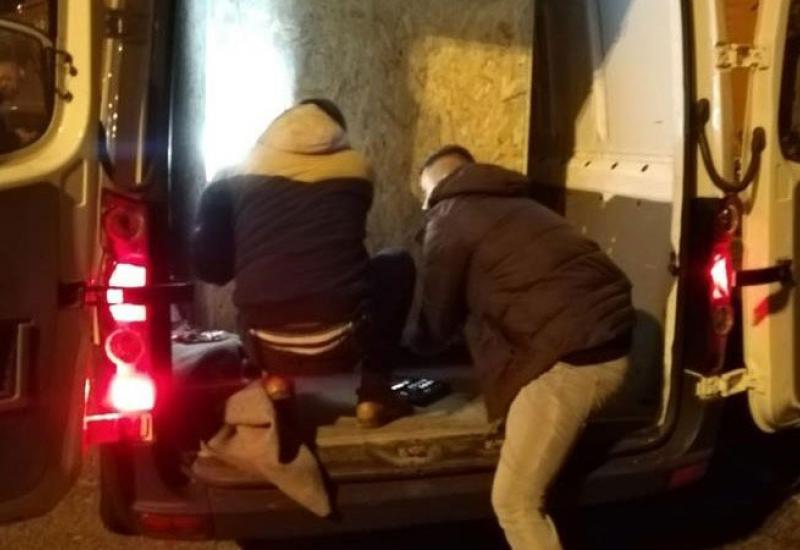  - Uhićeni hrvatski državljani zbog prijevoza ilegalnih migranata