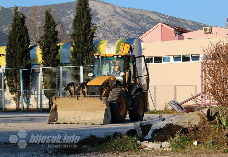 Započela obnova školskog igrališta u naselju Rudnik