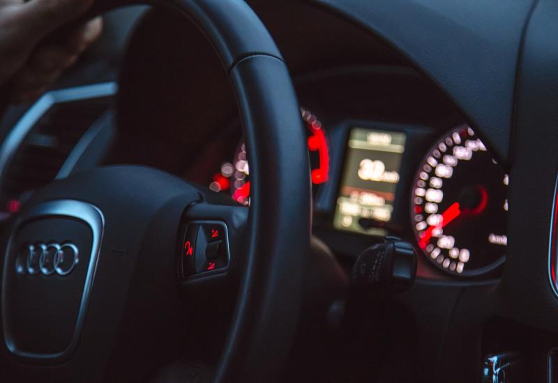 Crni Audi - Ustavni sud BiH prodaje skupocjeni automobil