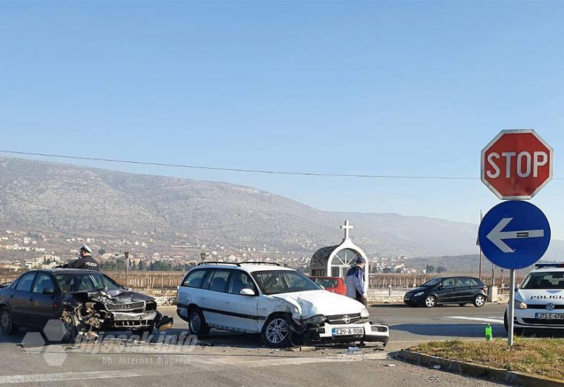 Mostar: Frontalni sudar dva vozila