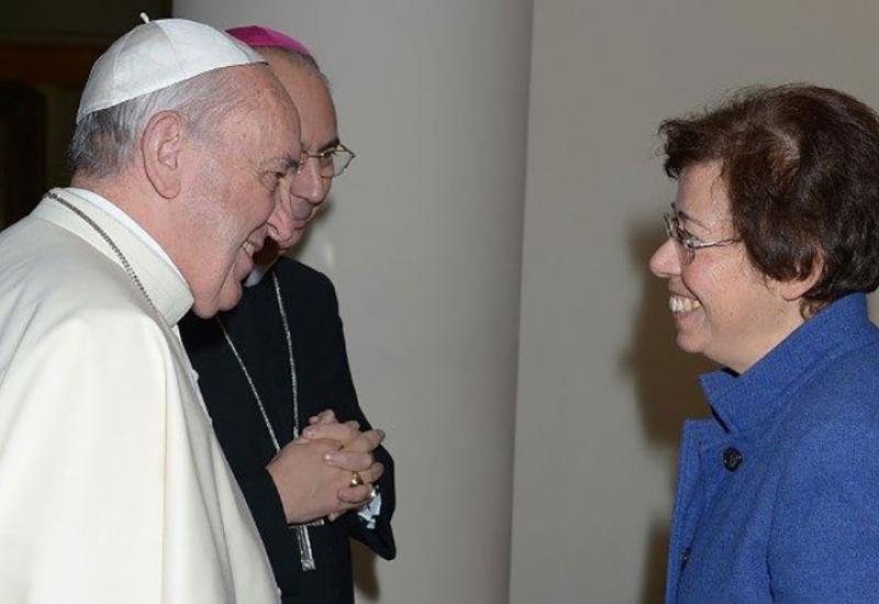 Papa Franjo i Francesca Di Giovanni - Papa imenovao prvu ženu na visoku diplomatsku dužnost u Vatikanu
