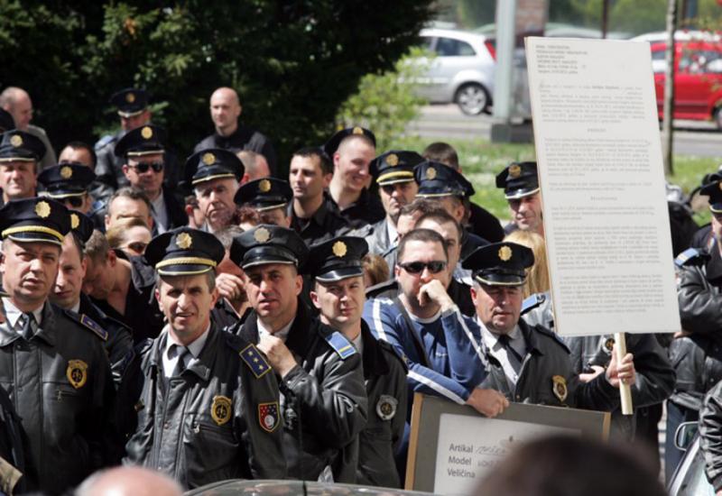 Sarajevo: Policija ide u prosvjed