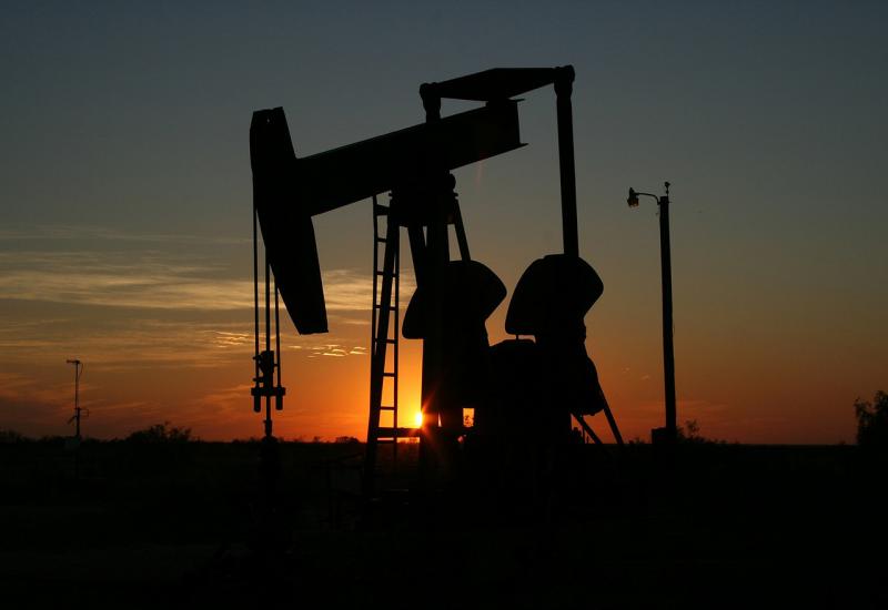 Cijena američke nafte pala ispod pet dolara po barelu