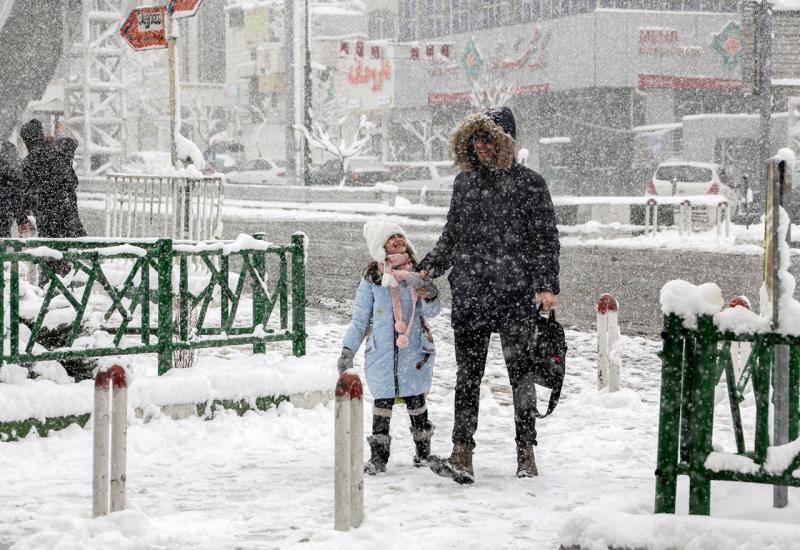 Snijeg u Teheranu: Škole zatvorene, problemi i u prometu