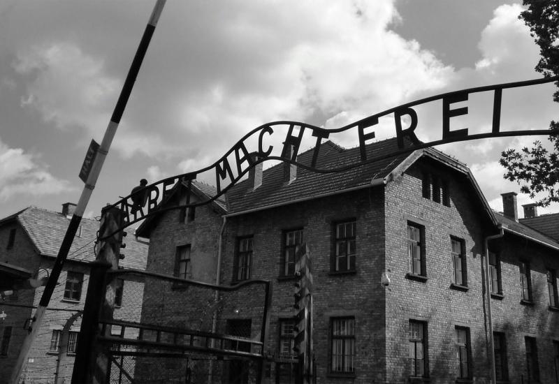 U Auschwitzu otkriveni antisemitski grafiti