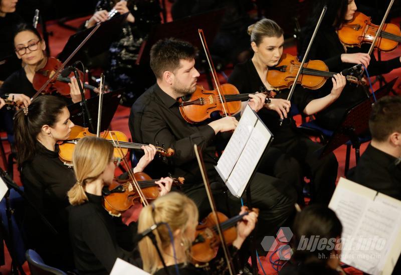 Mostarski simfoničari oduševili Novogodišnjim koncertom - Mostarski simfoničari oduševili Novogodišnjim koncertom