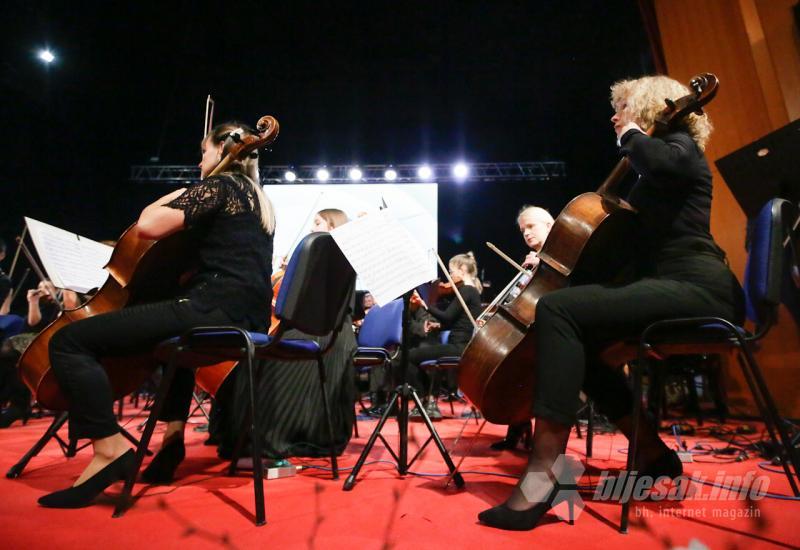 Mostarski simfoničari oduševili Novogodišnjim koncertom