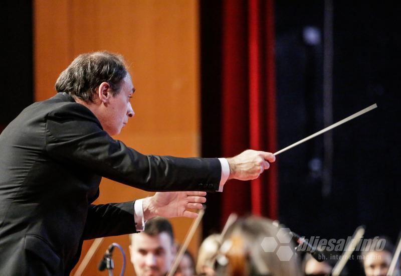 Mostarski simfoničari oduševili Novogodišnjim koncertom