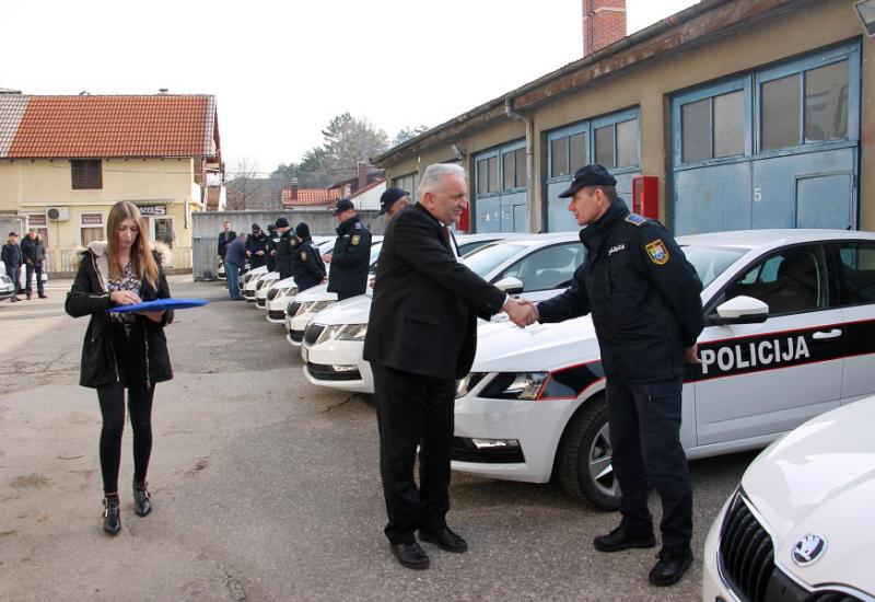 Donacija novih vozila MUP-u - HBŽ: Policijaci će bez straha ići u nove intervencije