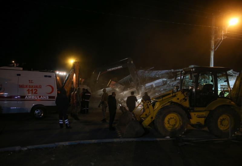Raste broj žrtava nakon razornog potresa u Turskoj