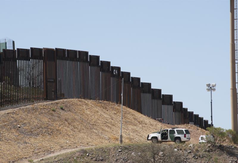 Pao dio Trumpovog zida na meksičku stranu