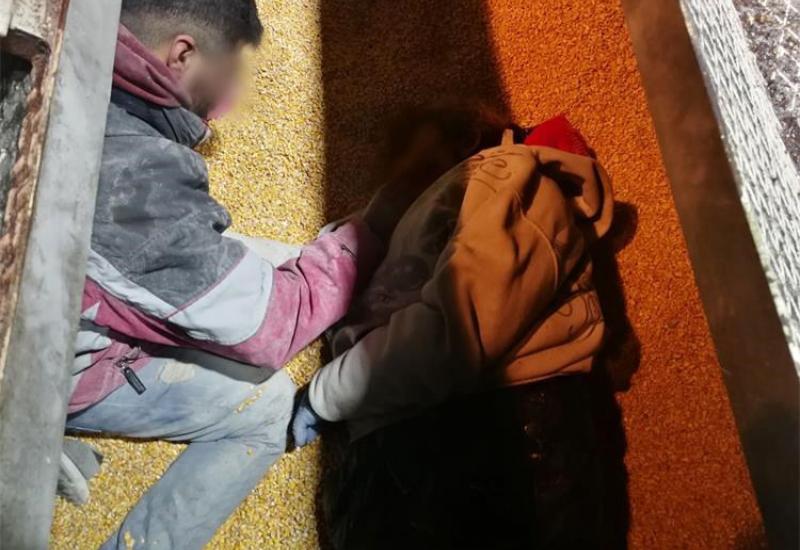 Pronađena trudnica u vagonu - Hrvatska: Policijski pas spasio život trudnici iz Palestine