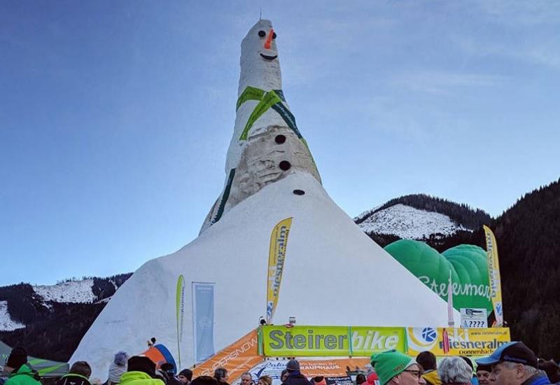 Austrijanci napravili najvišeg snjegovića na svijetu