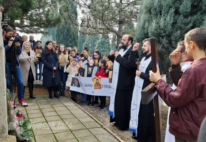 Mostar: Pravoslavni vjernici litijom dali podršku braći u Crnoj Gori - Livno povećalo naknadu za novorođenčad