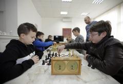 Mostar i šah: Male glave na putu do velikih mozgova 