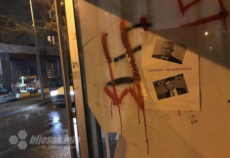 Mostar: Grafitima i plakatima poslali poruke liderima hrvatskih stranaka