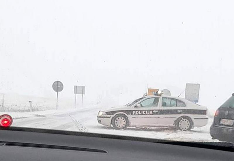 Snijeg i vjetar obustavili kompletan promet preko Kupresa