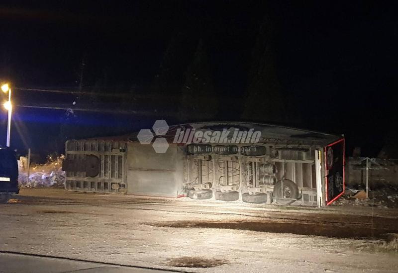 Mostar: Olujni vjetar prevrnuo prikolice, pojedina naselja ostala bez struje