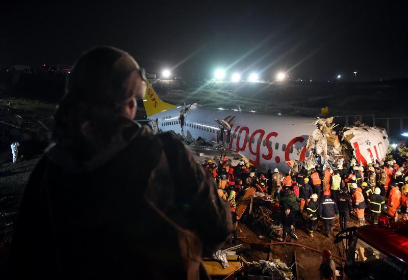 Troje mrtvih u zrakoplovnoj nesreći u Istanbulu