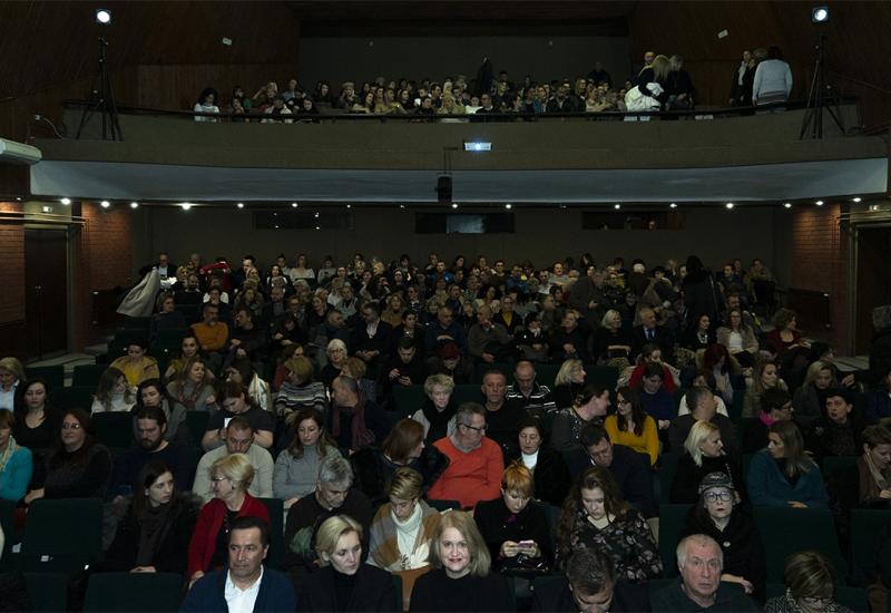 U Mostaru večeras je premijerno odigrana predstava „Huzur“  - 