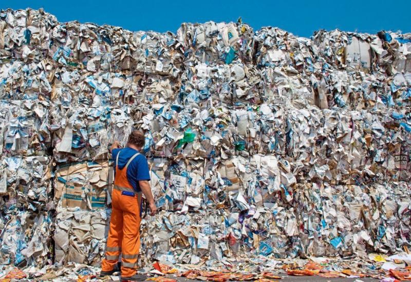 Ni stari papir više nije jednostavan otpad... - Očekuje se potpuni slom u oblasti prikupljanja papira i folije u BiH