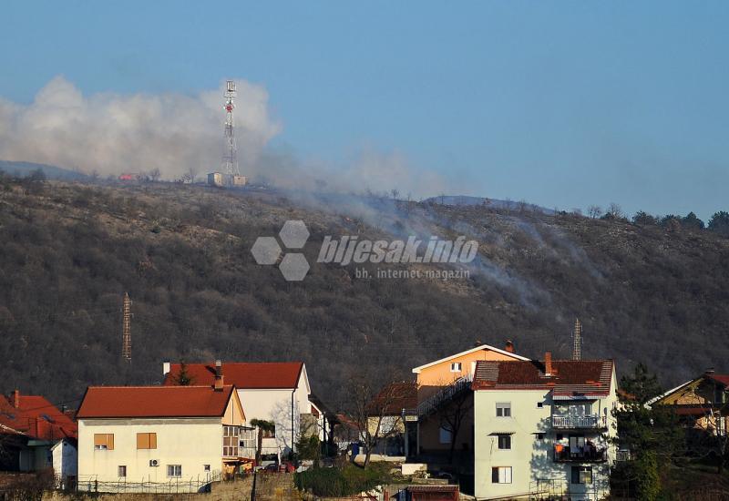 Široki Brijeg: Opet gori Bošnjakovo brdo, svi vatrogasci na terenu