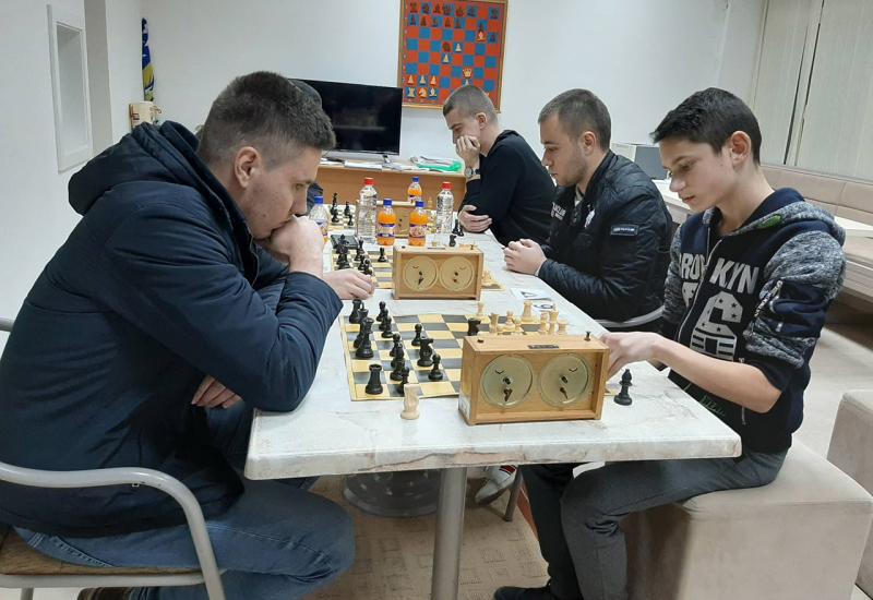 Šahovski turnir povodom 43. obljetnice Univerziteta 'Džemal Bijedić'
