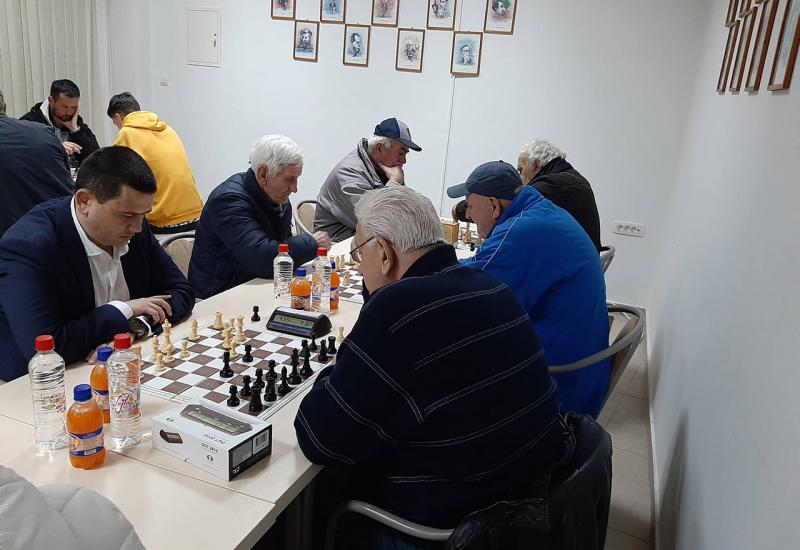 Šahovski turnir povodom 43. obljetnice Univerziteta  - Šahovski turnir povodom 43. obljetnice Univerziteta 