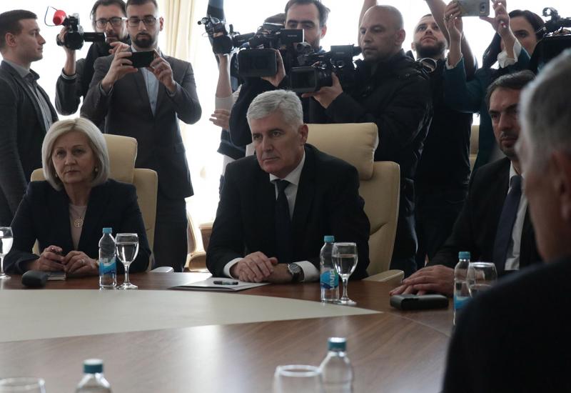 Čović je istakao da je za njega osnova svakog odlučivanja u ustavu, Daytonu i legitimnost - Čović upoznao Dodika s organizacijom izbora u Mostaru
