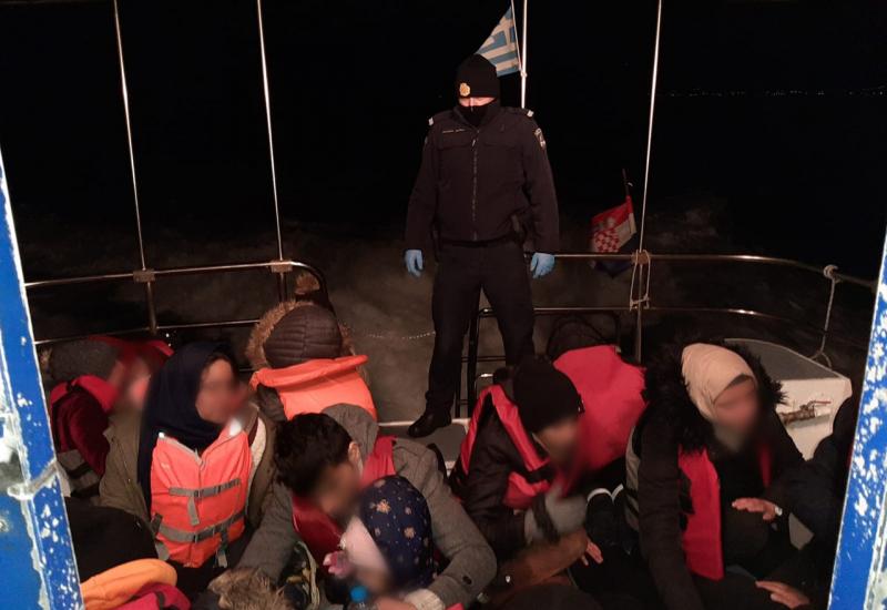 Dubrovački policajci spasili 36 migranata