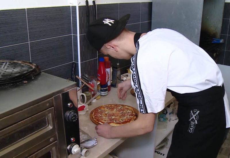 Mladić iskoristio manjak konkurencije i otvorio piceriju u Mostaru