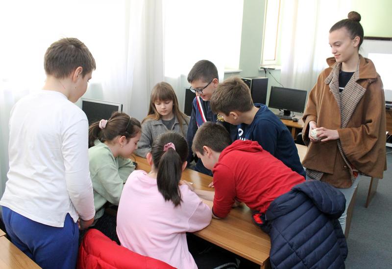 Predavanje o Internetu u Knjižnici - Mostarski osnovci učili o sigurnom korištenju Interneta