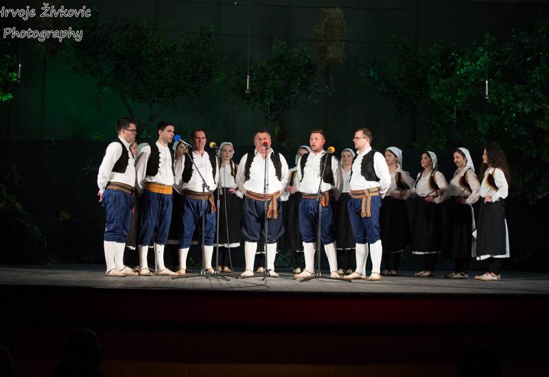 Tamburaški orkestar Mostar na 53. Šokačkom sijelu
