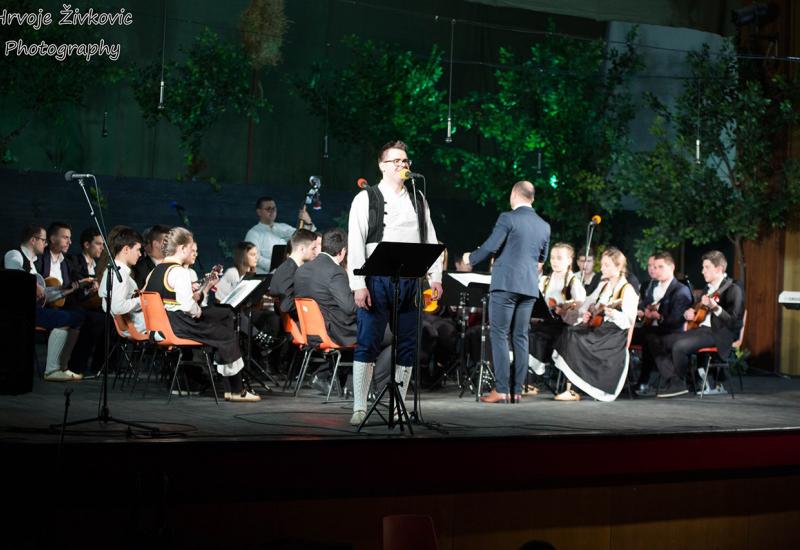 Tamburaški orkestar Mostar na 53. Šokačkom sijelu - Tamburaški orkestar Mostar na 53. Šokačkom sijelu