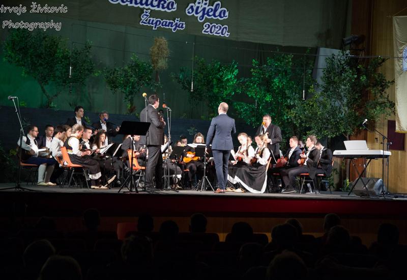 Tamburaški orkestar Mostar na 53. Šokačkom sijelu - Tamburaški orkestar Mostar na 53. Šokačkom sijelu