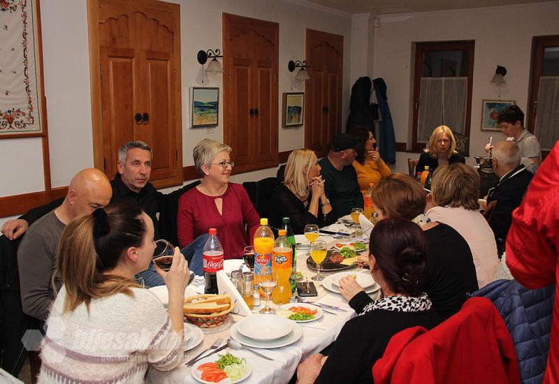 Posebno slavlje u Mostaru - okupio prijatelje za svoj 90. rođendan