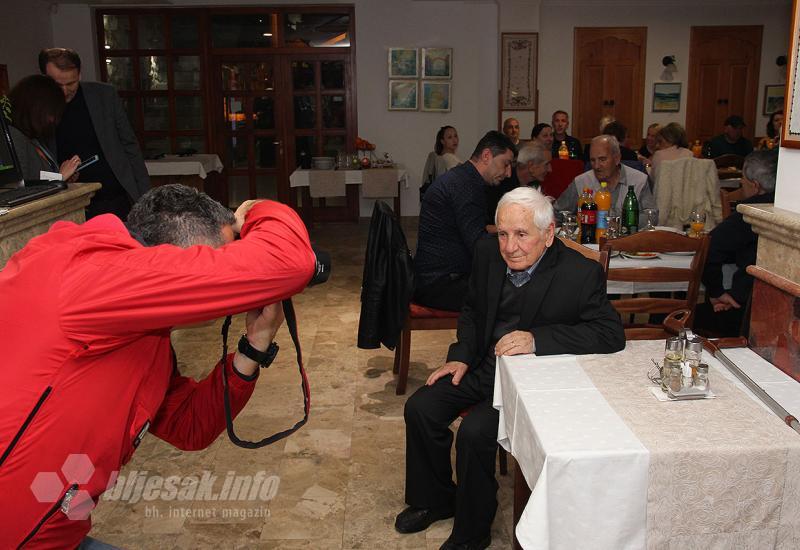  - Posebno slavlje u Mostaru - okupio prijatelje za svoj 90. rođendan