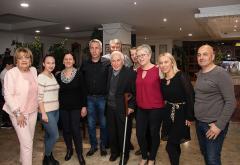 Posebno slavlje u Mostaru - okupio prijatelje za svoj 90. rođendan