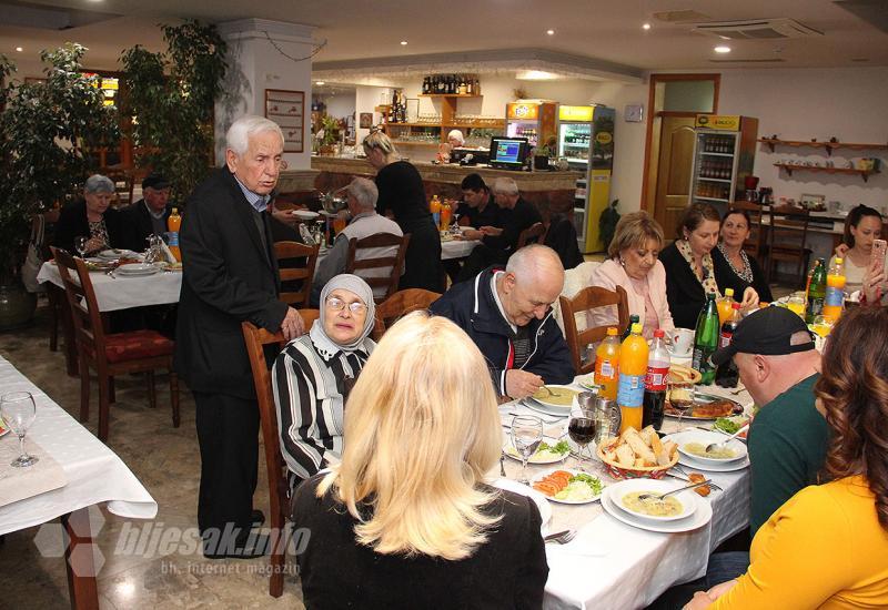  - Posebno slavlje u Mostaru - okupio prijatelje za svoj 90. rođendan