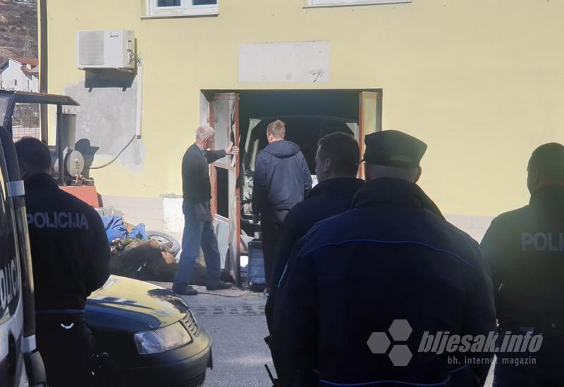 Eksplozija automobila u garaži - Eksplozija automobila u Mostaru: Ozlijeđena jedna osoba